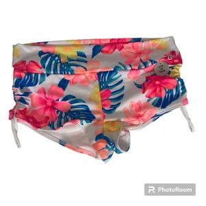 PINK Victoria’s Secret Women’s Gym to Swim White Tropical Shorts Medium